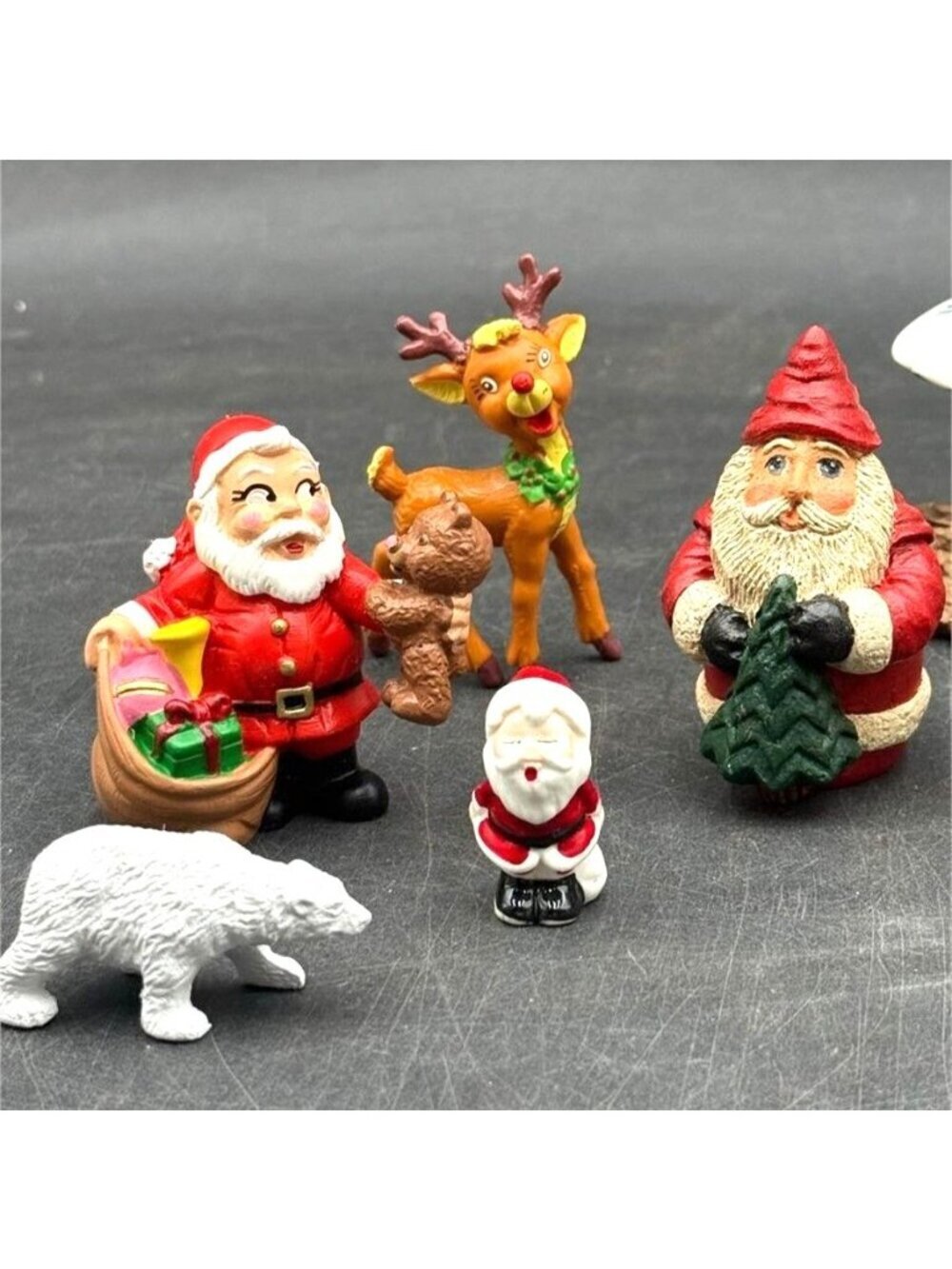 Wallace Berrie Vintage Christmas Figurine Set of 8, Made in Portugal, 1980s - Picture 5 of 8